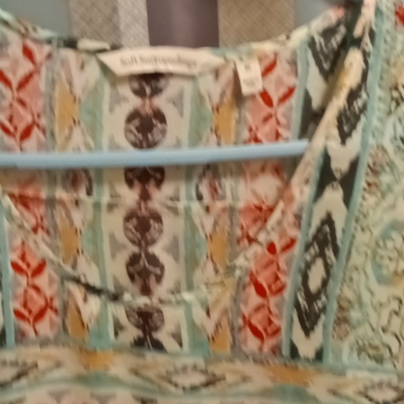 FINAL PRICE Soft Surroundings patterned s/s blouse w flared layered hem Medium - Picture 4 of 4